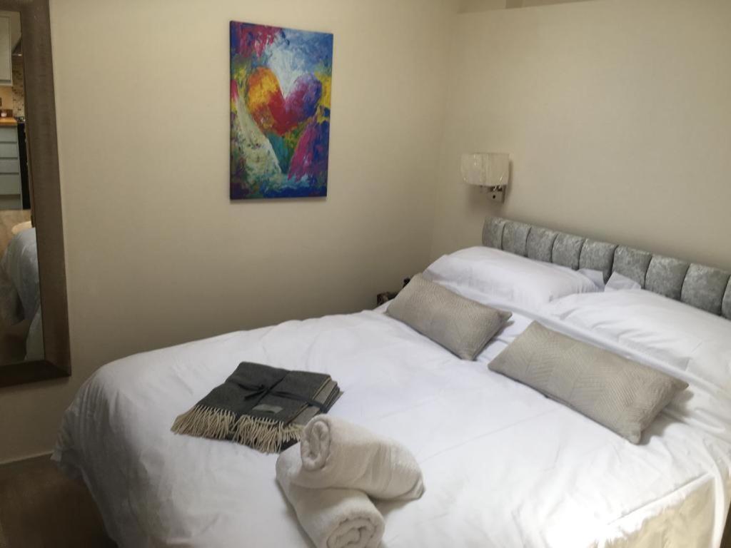 Russet Apartment Yate Ngoại thất bức ảnh